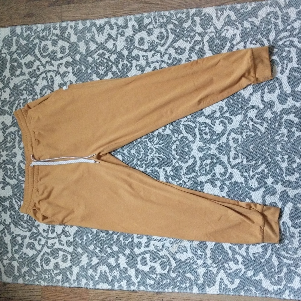 Vuori joggers in Flax Heather